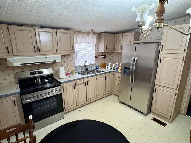 415 Hughes Grove Church Road, Thomasville, NC 27360