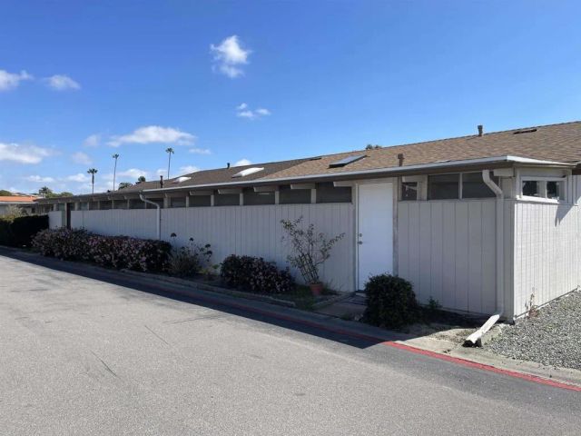 3660 Vista Campana North 16, Oceanside, CA 92057