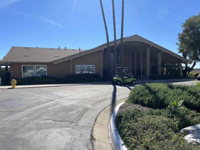 3660 Vista Campana North 16, Oceanside, CA 92057