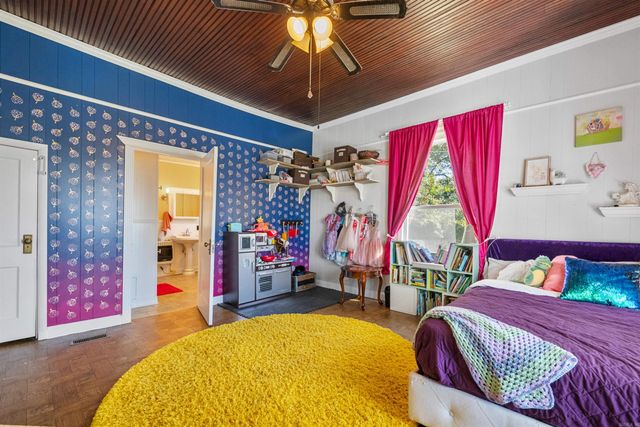 104 Court Square Road, El Paso, AR 72045