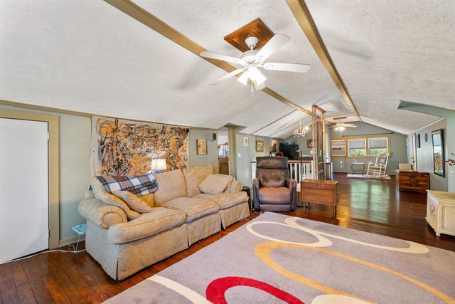 104 Court Square Road, El Paso, AR 72045