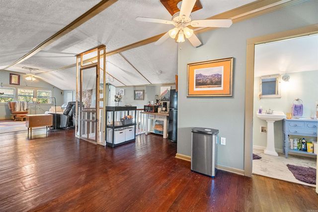 104 Court Square Road, El Paso, AR 72045