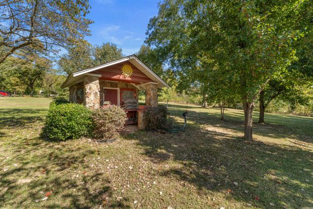 104 Court Square Road, El Paso, AR 72045