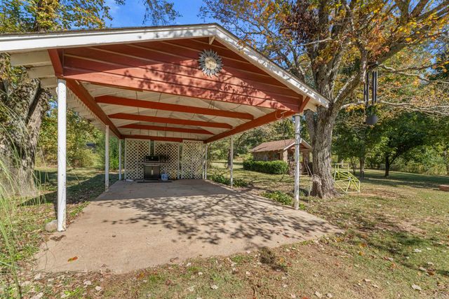 104 Court Square Road, El Paso, AR 72045