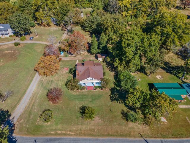 104 Court Square Road, El Paso, AR 72045