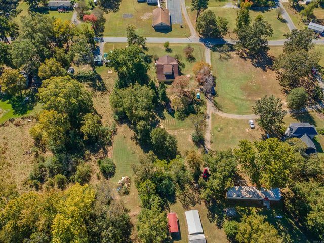 104 Court Square Road, El Paso, AR 72045