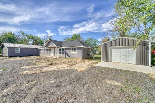 9337 Ash St Loop, Midway, TX 75852