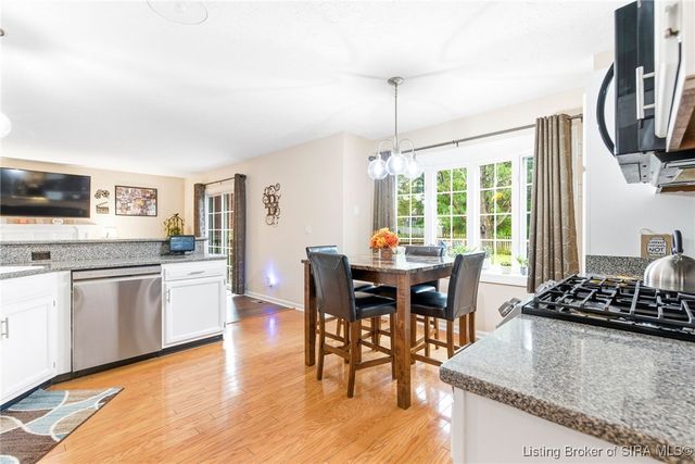 3123 Georgian Way, Jeffersonville, IN 47130