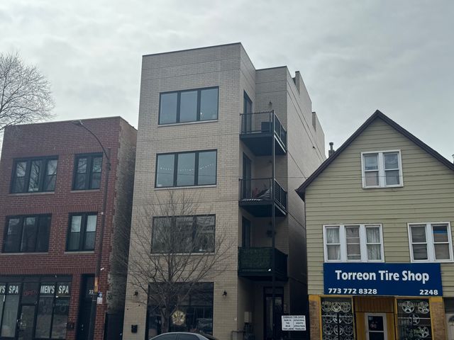 2248 N Western Avenue, Chicago, IL 60647