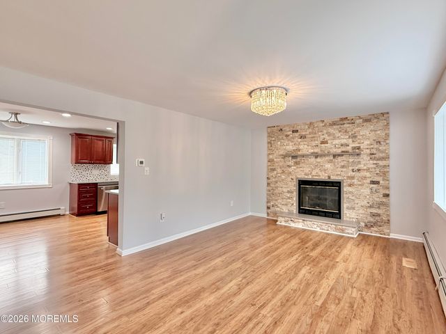 27 3rd Avenue, Toms River, NJ 08757