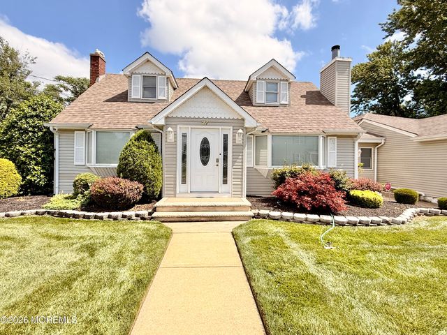 27 3rd Avenue, Toms River, NJ 08757