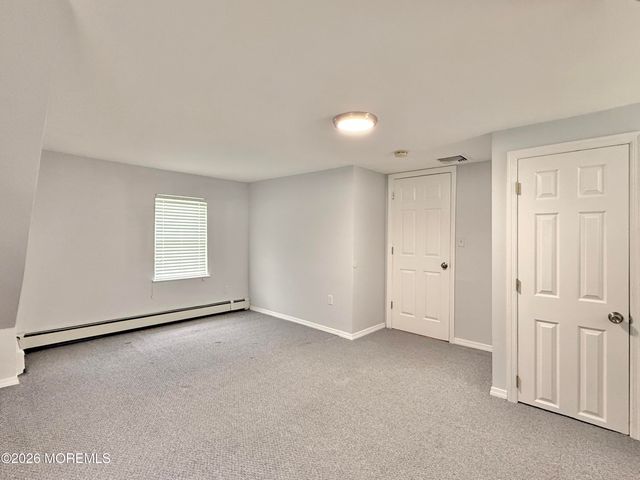 27 3rd Avenue, Toms River, NJ 08757