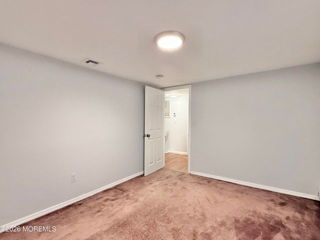 27 3rd Avenue, Toms River, NJ 08757