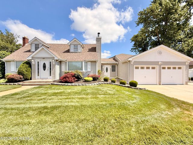 27 3rd Avenue, Toms River, NJ 08757