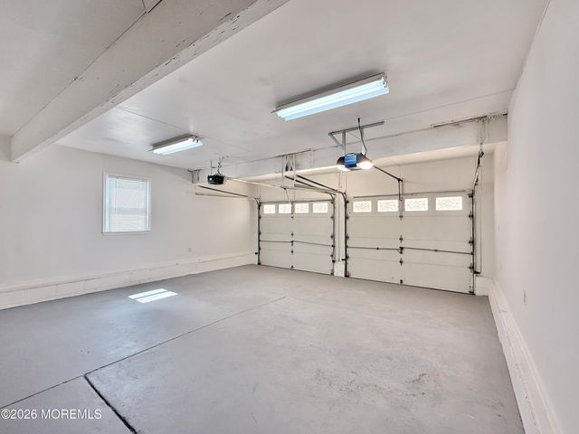 27 3rd Avenue, Toms River, NJ 08757