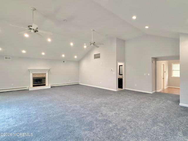 27 3rd Avenue, Toms River, NJ 08757
