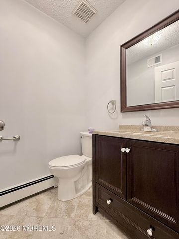 27 3rd Avenue, Toms River, NJ 08757