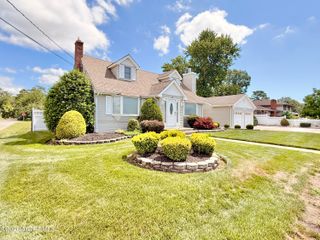 27 3rd Avenue, Toms River, NJ 08757