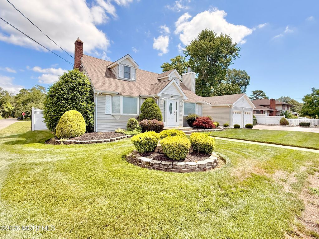 27 3rd Avenue, Toms River, NJ 08757