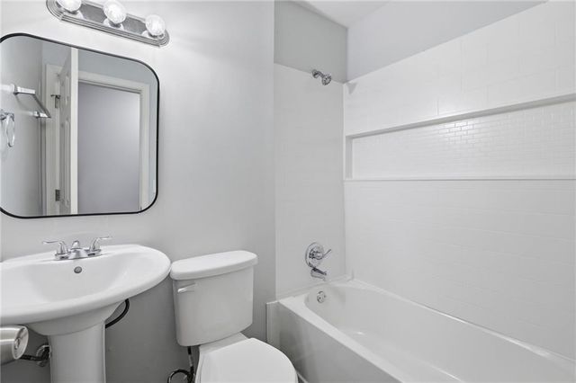 820 Magna Carta Drive NW, Atlanta, GA 30318