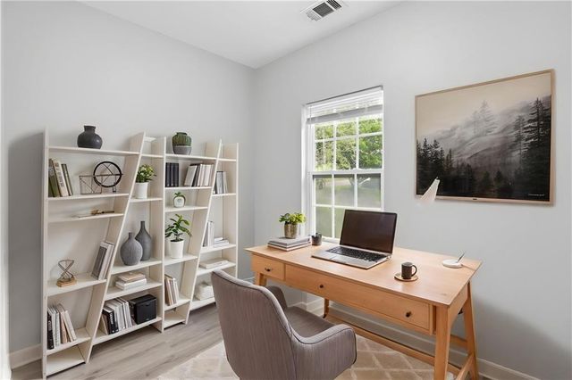 820 Magna Carta Drive NW, Atlanta, GA 30318