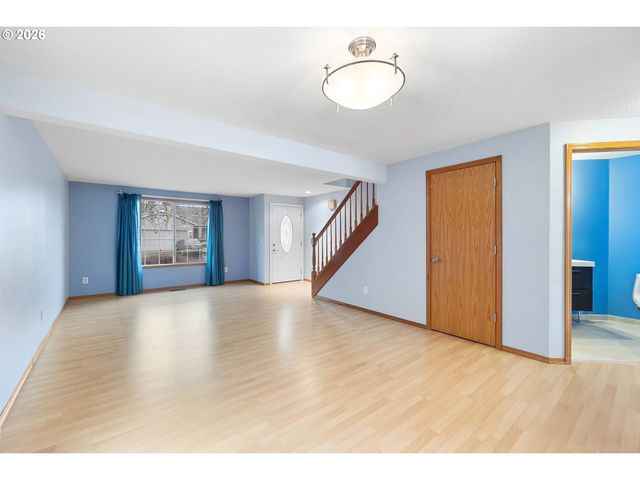 21612 Sw KRISTIN Ct, Beaverton, OR 97003