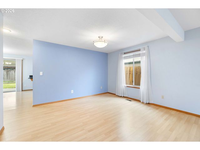 21612 Sw KRISTIN Ct, Beaverton, OR 97003