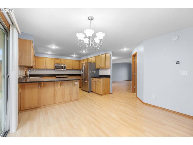 21612 Sw KRISTIN Ct, Beaverton, OR 97003