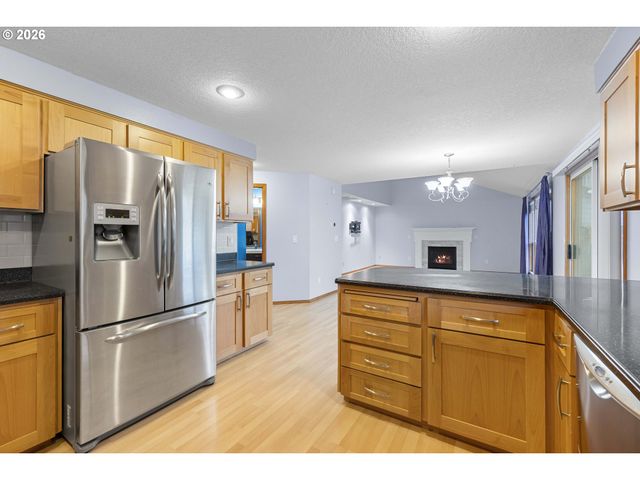 21612 Sw KRISTIN Ct, Beaverton, OR 97003