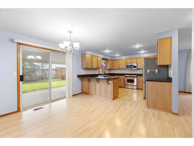 21612 Sw KRISTIN Ct, Beaverton, OR 97003