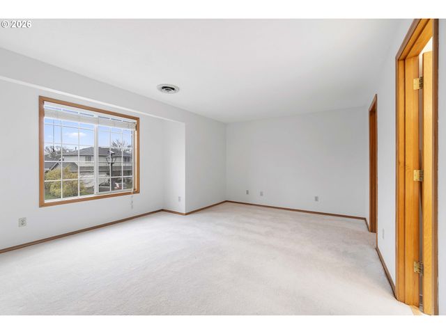 21612 Sw KRISTIN Ct, Beaverton, OR 97003