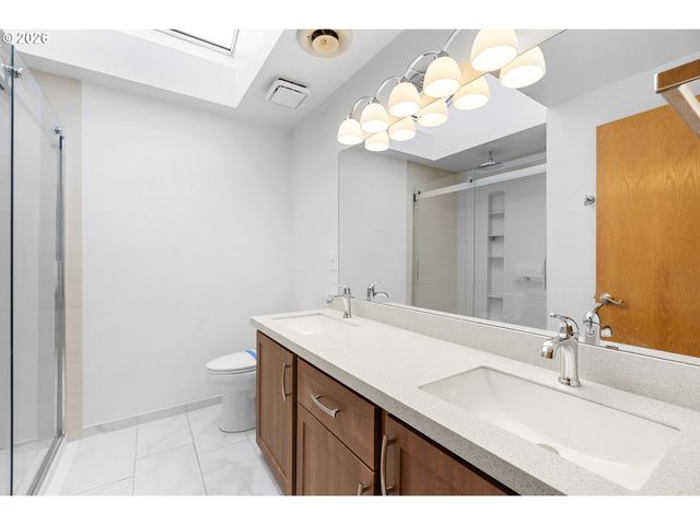 21612 Sw KRISTIN Ct, Beaverton, OR 97003