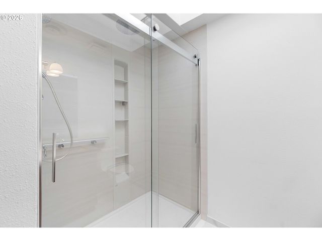 21612 Sw KRISTIN Ct, Beaverton, OR 97003