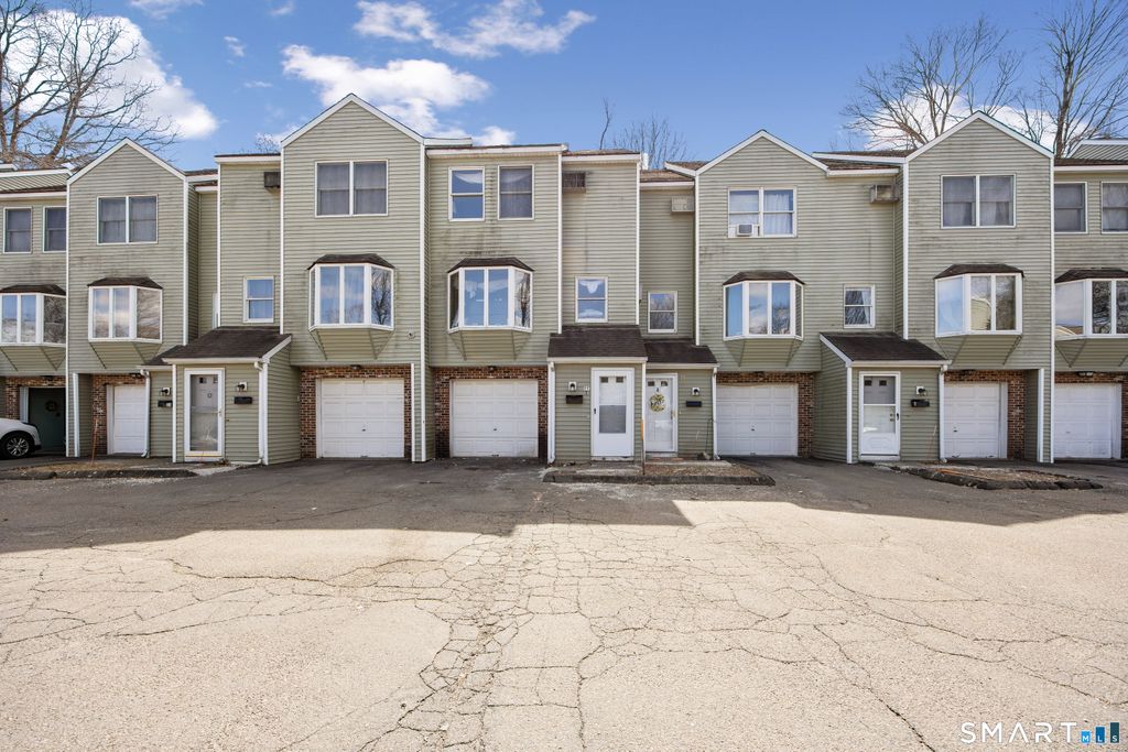 40 South Street 11, Bristol, CT 06010