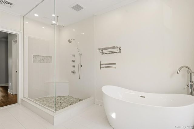 21 Rivers Edge Drive, Tarrytown, NY 10591