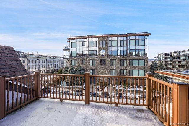 21 Rivers Edge Drive, Tarrytown, NY 10591