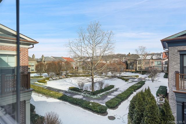 21 Rivers Edge Drive, Tarrytown, NY 10591