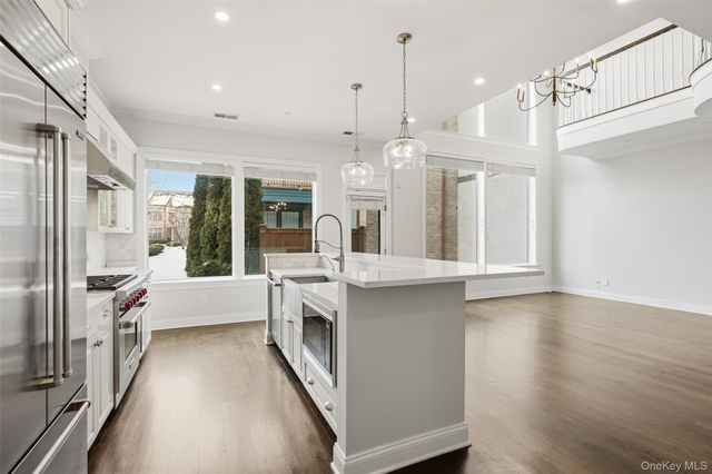 21 Rivers Edge Drive, Tarrytown, NY 10591