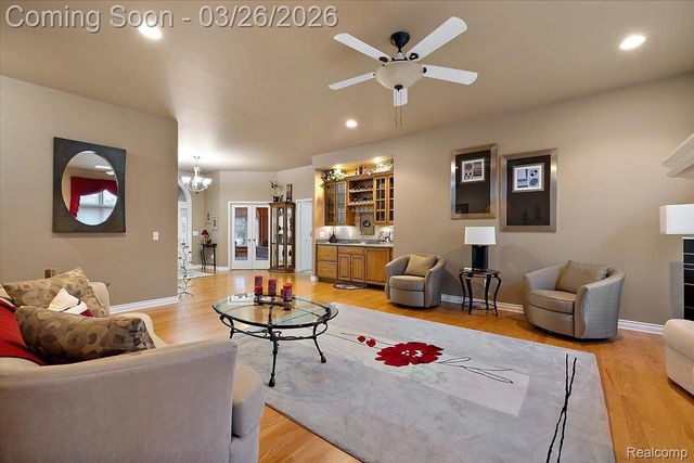 13071 Burningwood Drive, Washington Township, MI 48094