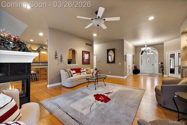 13071 Burningwood Drive, Washington Township, MI 48094