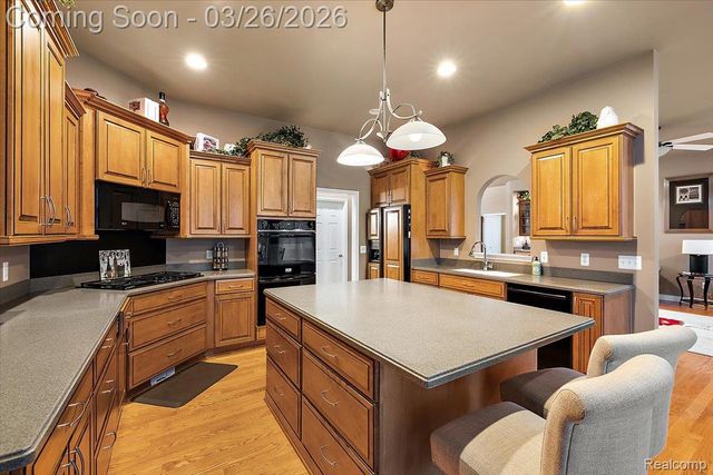 13071 Burningwood Drive, Washington Township, MI 48094