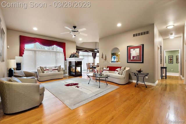 13071 Burningwood Drive, Washington Township, MI 48094