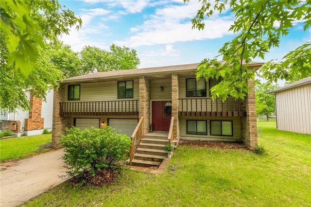 8823 N Walnut Street, Kansas City, MO 64155