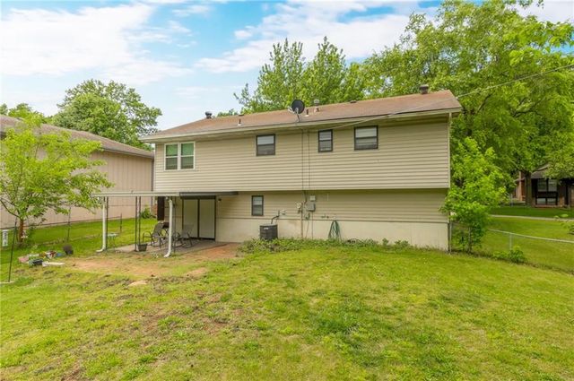 8823 N Walnut Street, Kansas City, MO 64155