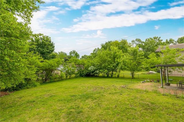 8823 N Walnut Street, Kansas City, MO 64155