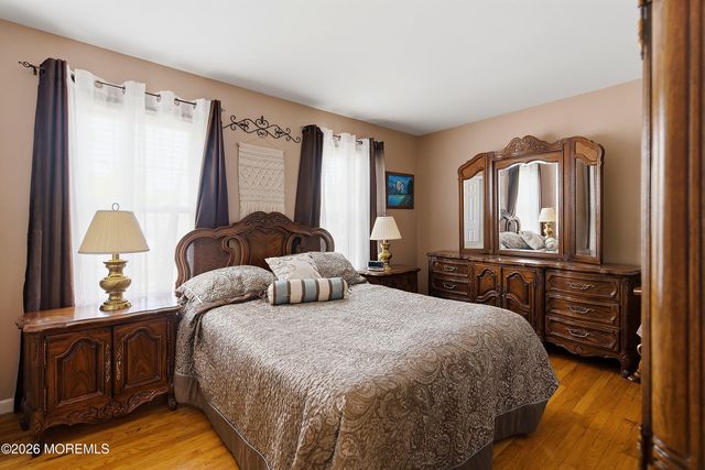 34 Jessica Drive, Howell, NJ 07731
