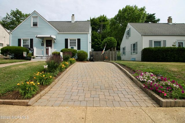42 Barkalow Avenue, Freehold, NJ 07728