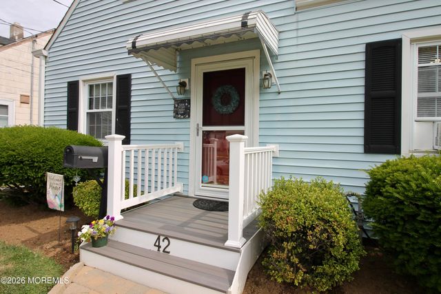 42 Barkalow Avenue, Freehold, NJ 07728