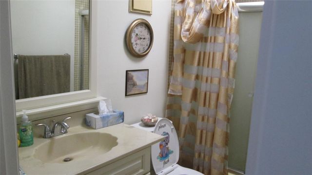 3321 NW 47th Terrace 223, Lauderdale Lakes, FL 33319