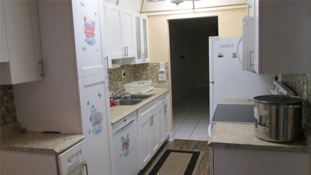 3321 NW 47th Terrace 223, Lauderdale Lakes, FL 33319